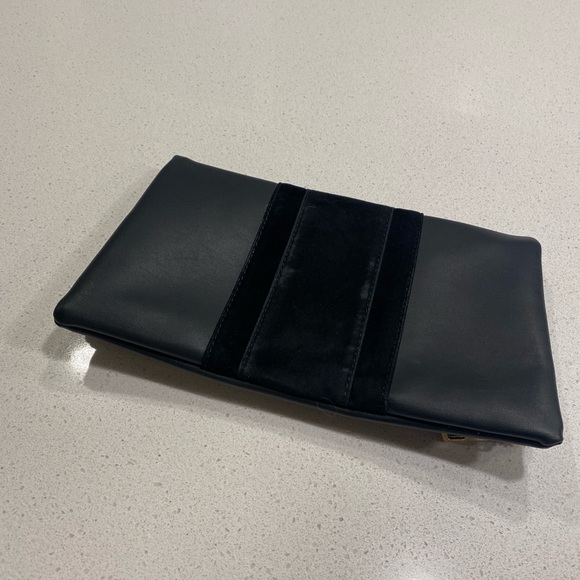 Fold-Over Clutch - Picture 5 of 5